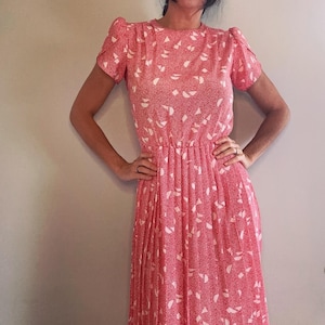 Lady Carol Petites Vintage Dress | Size 10 (Fits like 6-8) | Made in USA | 1980s Classic Style | Red & White | Pleated Skirt | Mid Length