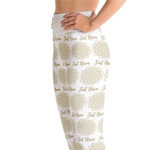 Guldfärgade Sat Nam-leggings, guldfärgad mandala, yogabyxor, kundaliniyoga, träningsbyxor för kvinnor, yogagåva, kundalinikläder, vita leggings