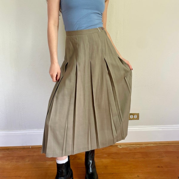 Pale olive pleated maxi skirt (small)