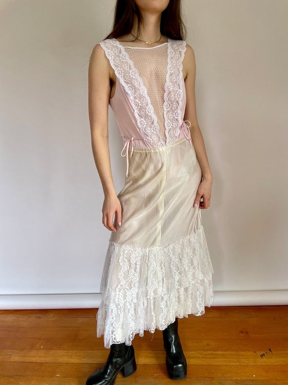 70s pale pink + white lace bodysuit (medium)