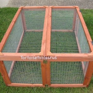 New fully Collapsible Rabbit  pet animal Run 4ft  we only ship to Uk mainland