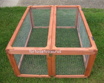 New 4ft Fully Collapsible Outdoor Wooden Rabbit pet animal  Run  We only ship to UK mainland