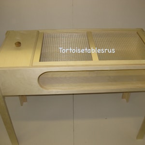 Handmade  Indoor Tortoise Table New with viewing window lid and legs 40&#39;&#39;x19&#39;&#39;x8&#39;&#39; We only ship to UK mainland