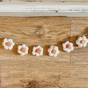 Crochet Flower Garland, Floral Garland, Flower Bunting, Spring Easter Garland, Nursery Decor, Daisy Chain, Baby Shower Decor