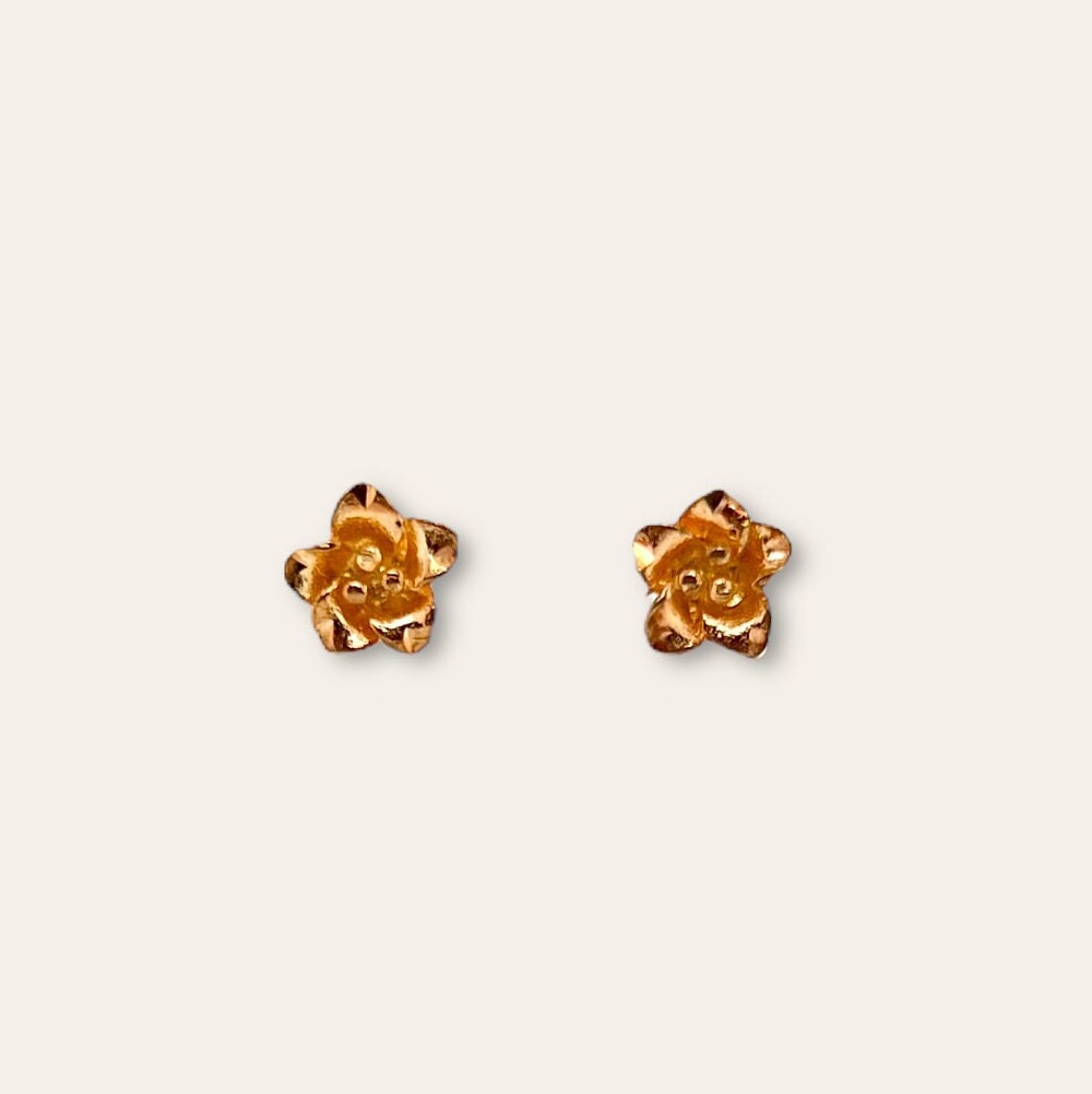 Real Solid 18K Yellow Gold Flower Studs Earring - Rose Shape - Dainty - Everyday Wear- Genuine- Handmade - Girls/ Womens - Small-Unique Gift