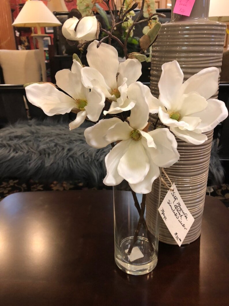 Magnolia Silk Magnolia in glass vase with acrylic water Flower Etsy