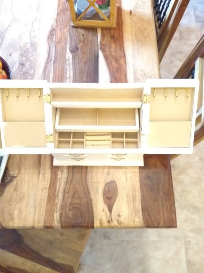 Jewellery box.