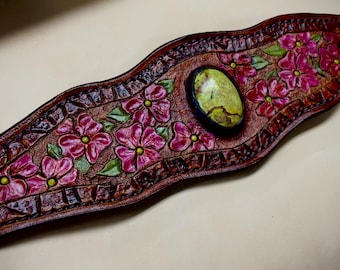 Pulsera de cuero, elaborada y pintada a mano con piedras preciosas, regalo para ella, personalizada.