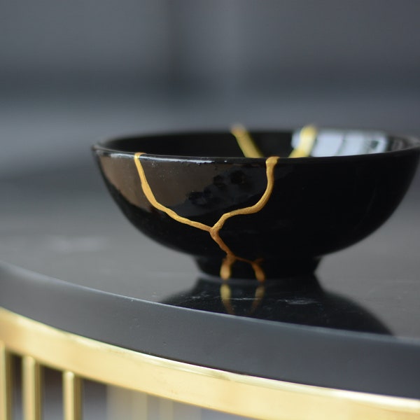 Black Kintsugi Inspired Bowl - Cerámica Iznik hecha a mano