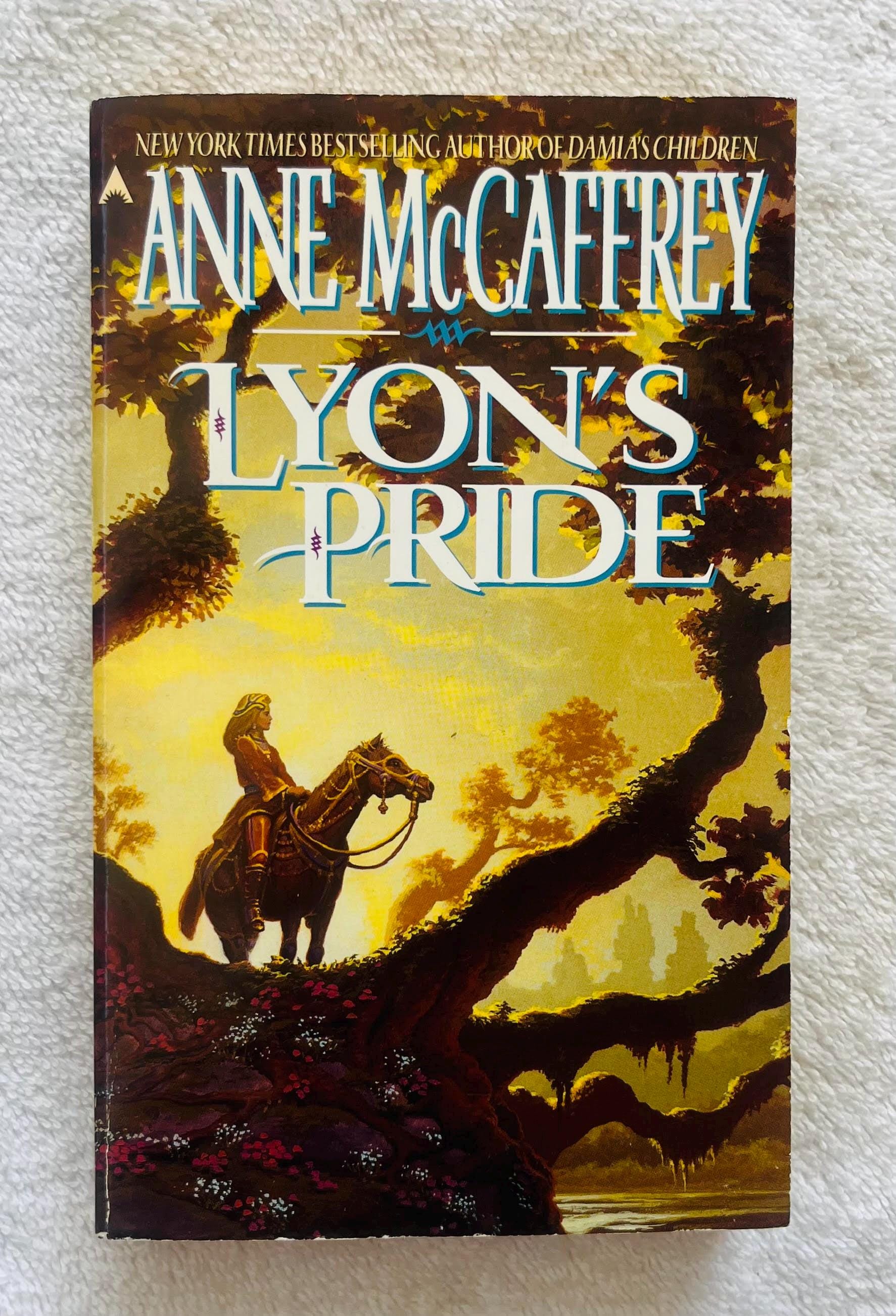 ANNE McCAFFREY - Lyon's Pride - 1995 Ace Paperback Fantasy