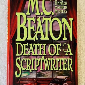 M. C. BEATON - En manusförfattares död - 1998 Första tryckningen Inbunden i DJ