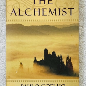 PAULO COELHO - The Alchemist - 1998 Soft Cover Classic