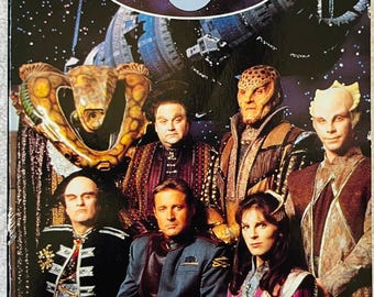BABYLON 5 A-Z by David Bassom - 1996 UK Soft Cover Edition