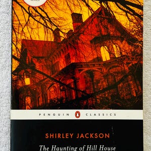 SHIRLEY JACKSON - The Haunting of Hill House - Penguin Classics Soft Cover