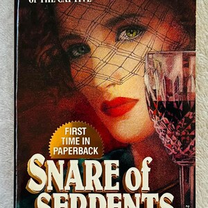 VICTORIA HOLT - Snare of Serpents - 1991 Paperback Romantic Suspense