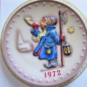 1972 MJ HUMMEL Annual PLATE in Bas Relief Goebel Annual Plate with Original Box Collectible Plate