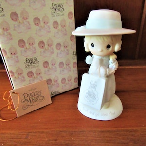 1985 PRECIOUS MOMENTS Figurine Enesco Symbol of Membership &quot;Seek and Ye Shall Find&quot; Porcelain Figurine Original Box Christian E-0105