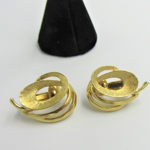 Vintage 1950&#39;s SIGNED CORO EARRINGS / Clip On / Gold Tone / Mid Century / Art Deco / Swirl / Costume Jewelry
