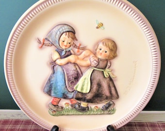 1980 MJ HUMMEL Annual PLATE in Bas Relief Second Edition Anniversary Plate "Spring Dance" 10" Goebel Collectible Plate