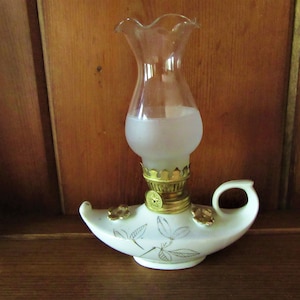 VINTAGE OIL LAMP Antique Oil Lamp Vintage White Floral Oil Lamp Colonial Lamp Victorian Lamp Home Decor