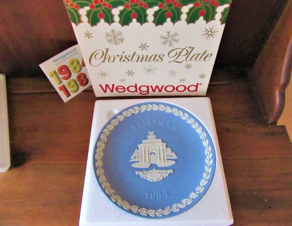 1984 Wedgwood Christmas Plate: Jasperware 