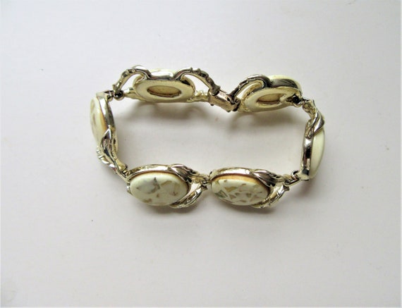 Vintage SIGNED CORO JEWELRY / Lucite Ivory Confet… - image 8