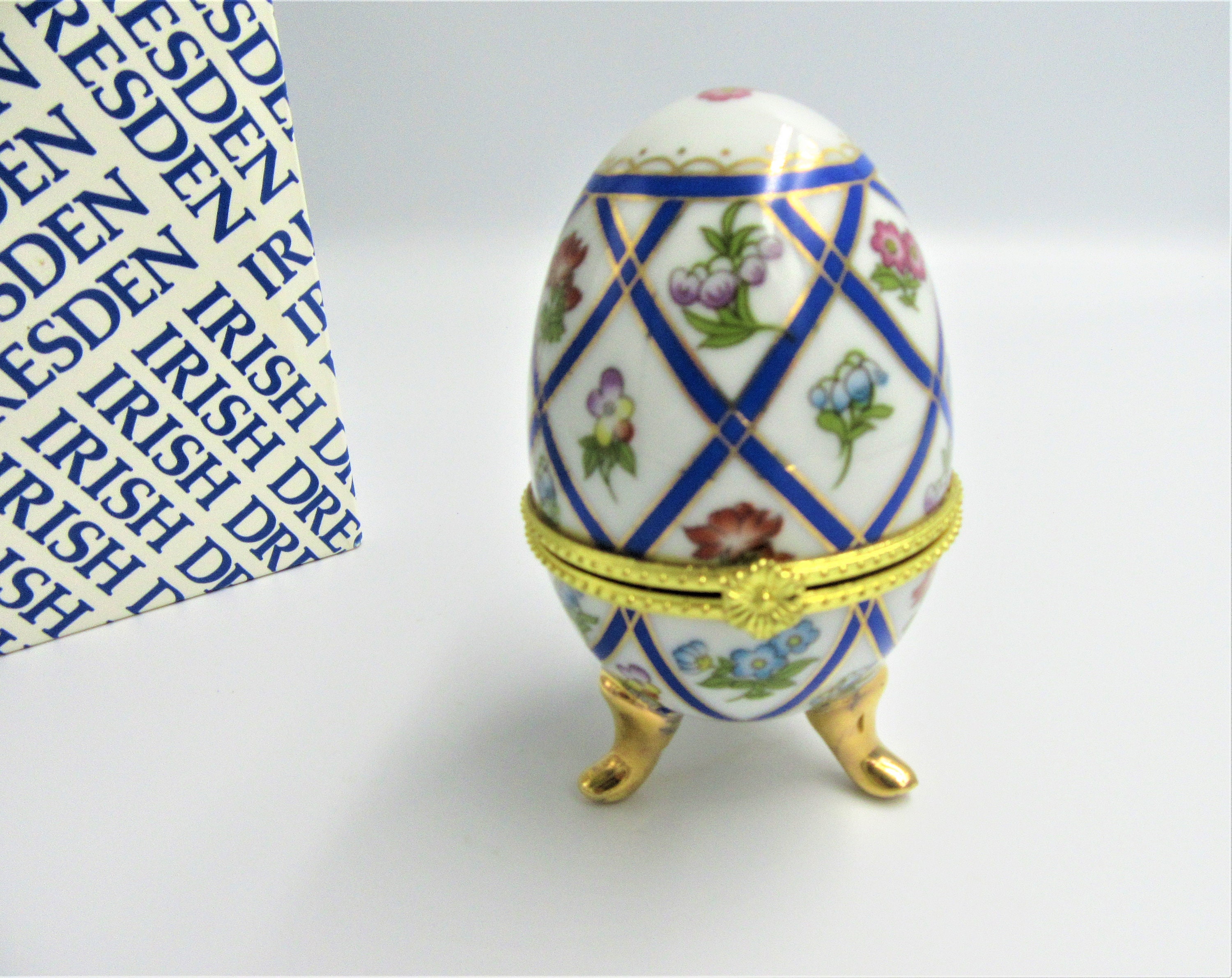アイリッシュ　ドレスデン　アイルランド エッグ イースターバニー　フィギュリン Irish Dresden Egg - Etsy