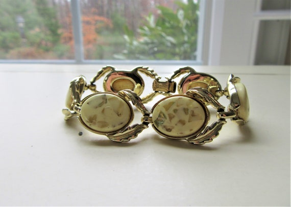 Vintage SIGNED CORO JEWELRY / Lucite Ivory Confet… - image 3