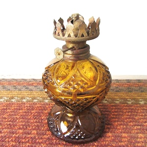 1950&#39;s Vintage Amber Glass Oil Lamp Base / Lighting / Rustic / Mid Century / Farmhouse Decor