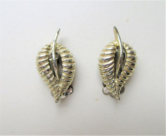 1950's Vintage SIGNED CORO JEWELRY / Clip On Earr… - image 1