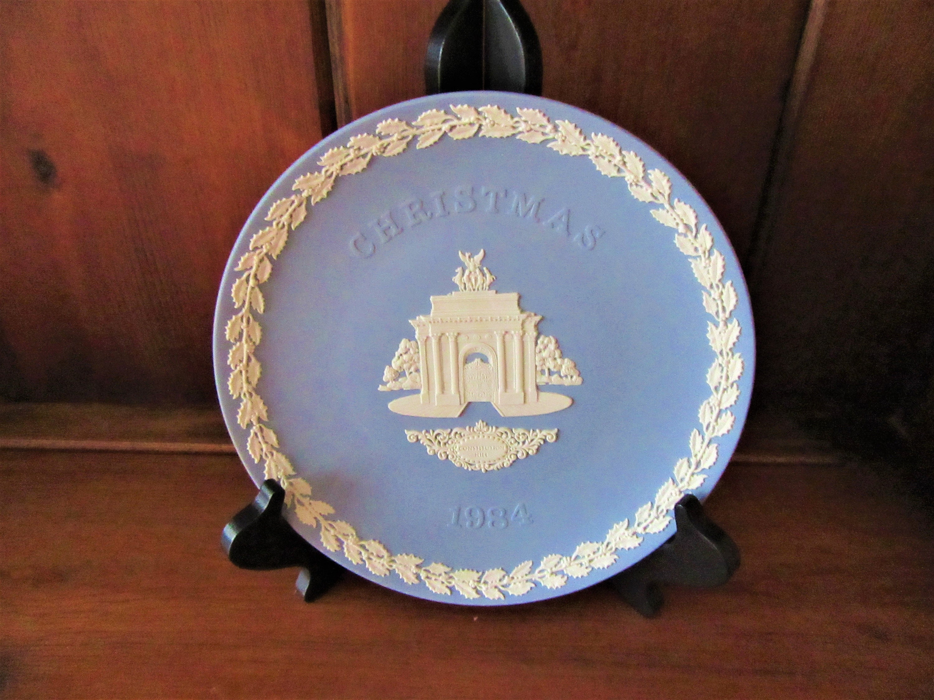 スウェーデン　ヴィンテージ　コスタボダ 1984年　平和　限定　ファミリー 1984 Wedgwood Christmas Plate: Jasperware 