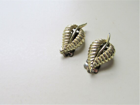 1950's Vintage SIGNED CORO JEWELRY / Clip On Earr… - image 3