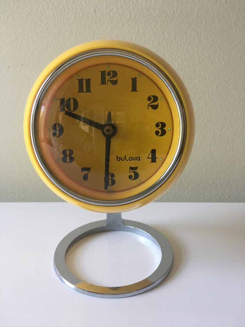 Vintage Bulova Yellow Space Age Desk Clock On Chrome Stand