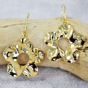 18K Gold Plated Flower Earrings: Wavy Floral Jewelry with Crystals