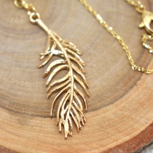 Necklace - Gold Feather Pendant Necklace for Woman