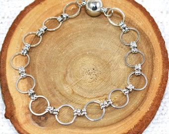 Bracelet - Platinum Plated Circle Link Bracelet With Magnetic Clasp