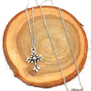 Antike silberne Kreuz-Halskette: Edelstahl-Kette, christlicher Schmuck