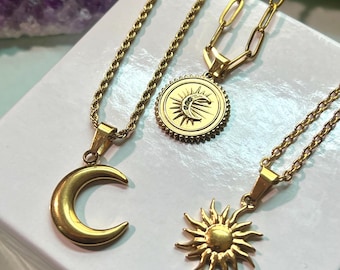 Collane con ciondolo celeste riempite d'oro - Catene a strati in oro con luna crescente, luna e sole, zodiaco astrologico impermeabile e anti-ossidazione