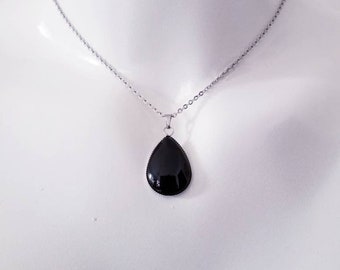 Black stainless steel water drop pendant necklace