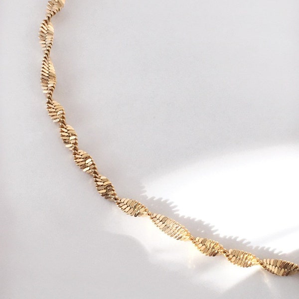 twisted herringbone necklace in 18k gold filled | twisted gold filled chain | gold wave chain necklace | thick layering necklace | 3mm