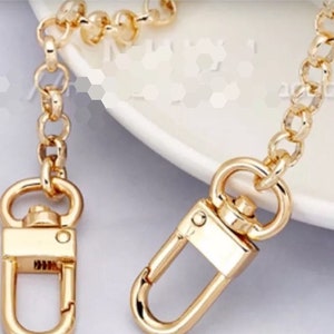 LOUIS VUITTON Chain Strap Gold LV Auth 28604 Golden Metal ref.478877 - Joli  Closet