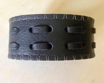 Lederarmband für Herren: Biker-Armband, geflochtenes Lederarmband