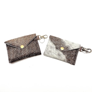Cartera de piel de vaca con diseño de peek-a-boo, cartera con pelo, cartera de piel de vaca, cartera de piel de vaca para mujer, cartera pequeña, cartera con llavero de piel de vaca, cartera