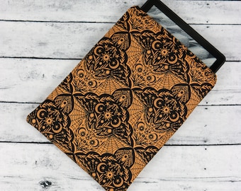 Bats Spiders and Moons Kindle Paperwhite Sleeve | Kindle Sleeve | Padded Sleeve | Book Gift | E-reader Sleeve | Kindle Cover | Bookish Gift