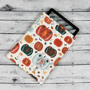 Fall Pumpkins Kindle Paperwhite Sleeve | Kindle Sleeve | Padded Sleeve | Book Gift | E-reader Sleeve | Kindle Cover | Bookish Gift