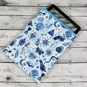 Magic Brew Kindle Paperwhite Sleeve | Kindle Sleeve | Padded Sleeve | Book Gift | E-reader Sleeve | Kindle Cover | Bookish Gift