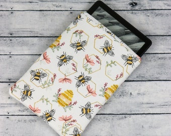 Bees Beehive and Flowers Kindle Paperwhite Sleeve | Padded Sleeve | Bookish Gift | Book Gift | E-reader Sleeve | Kindle Sleeve