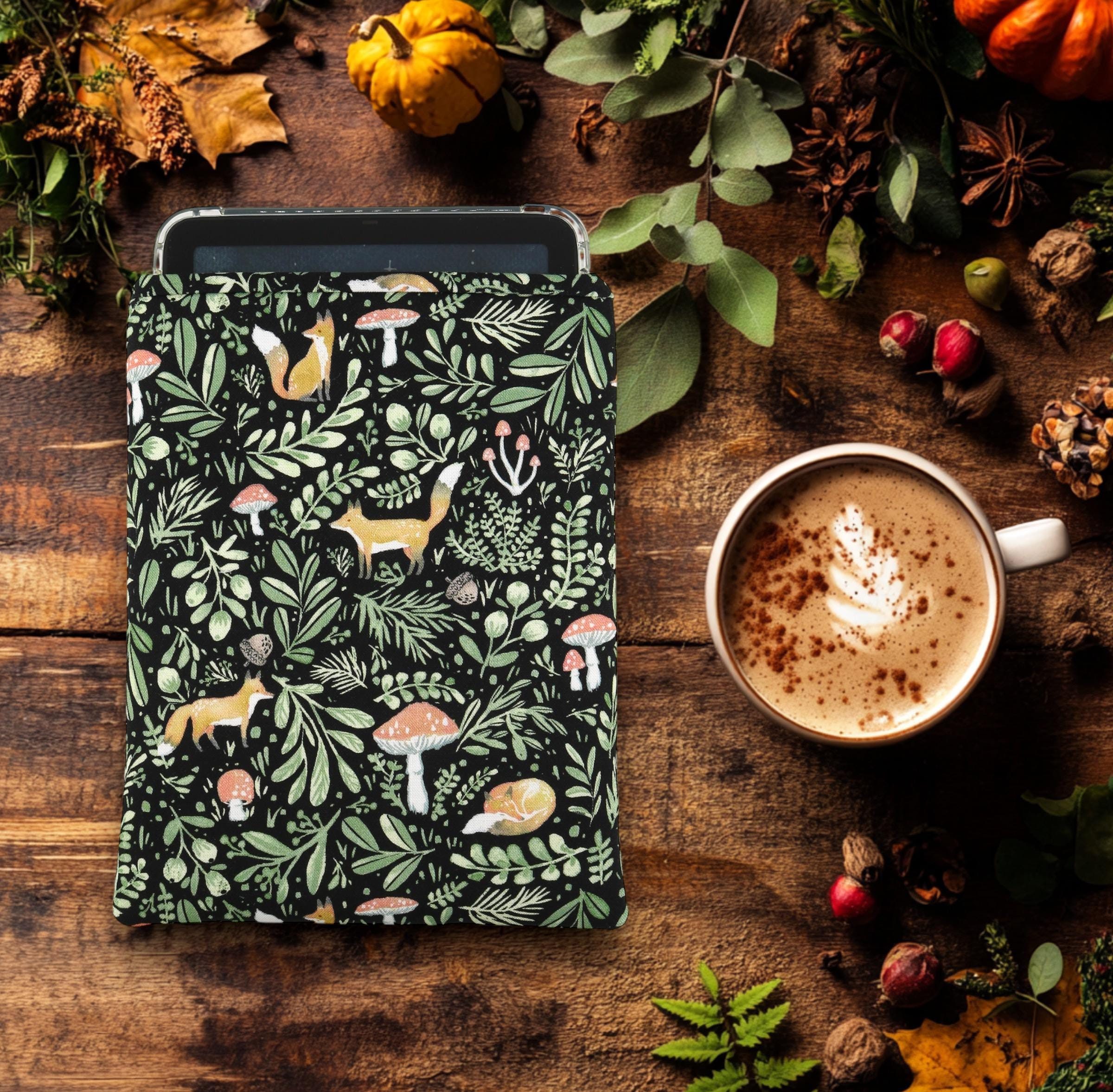 Foxes and Mushrooms Forest Kindle Paperwhite Sleeve | Padded Fall Sleeve | Bookish Gift | Book Gift | E-reader Sleeve