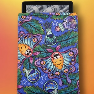 Death head Potion Moths Kindle Paperwhite Sleeve With EXCLUSIVE FABRIC | Accessories | Kindle Sleeve | Padded Sleeve | Halloween