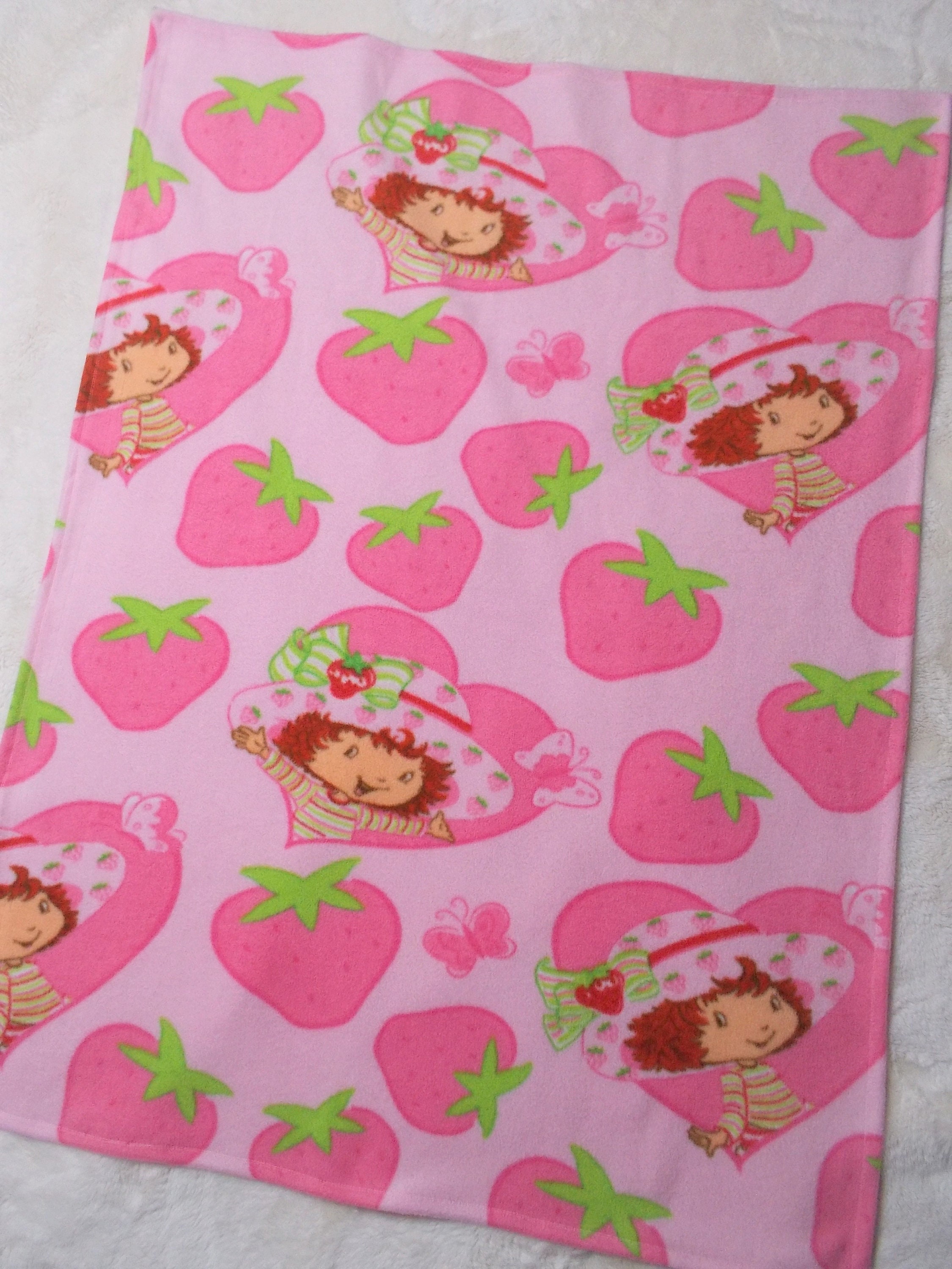 Vintage Strawberry Shortcake Baby child s Fleece Blanket Etsy Canada